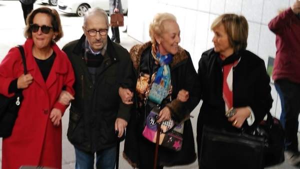 José Ángel Fernández Villa a su llegada al juzgado. José Ángel Fernández Villa a su llegada al juzgado.