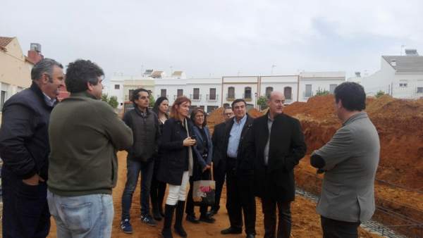 Vicente Zarza visita las obras en el CEIP Río Piedras de Lepe. Vicente Zarza visita las obras en el CEIP Río Piedras de Lepe.