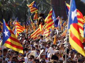 Senyeras y Esteladas en la movilización de la ANC y Òmnium el 11-S.