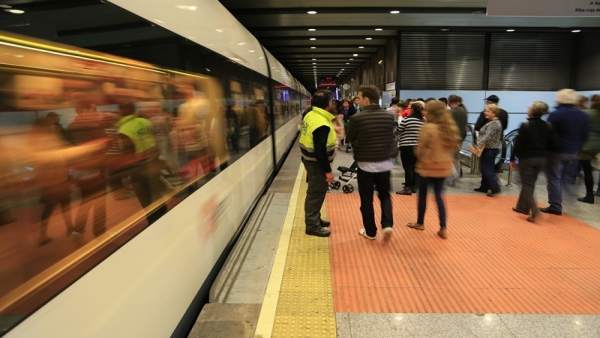 El metro de València donarà el 100% de servei en Falles després de desconvocar-se la vaga El metro de València donarà el 100% de servei en Falles després de desconvocar-se la vaga