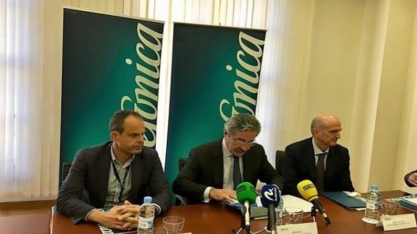 Telefónica invertirà 81 milions a la Comunitat Valenciana per a estendre la fibra òptica i el 4G i reformar 25 botigues Telefónica invertirà 81 milions a la Comunitat Valenciana per a estendre la fibra òptica i el 4G i reformar 25 botigues