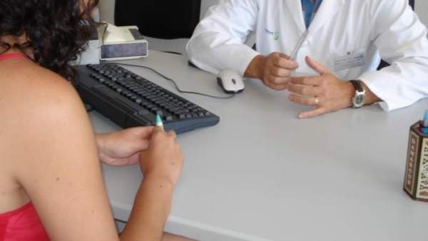 El Col·legi Oficial de Metges de València registra 18 agressions a personal sanitari en 2016 El Col·legi Oficial de Metges de València registra 18 agressions a personal sanitari en 2016
