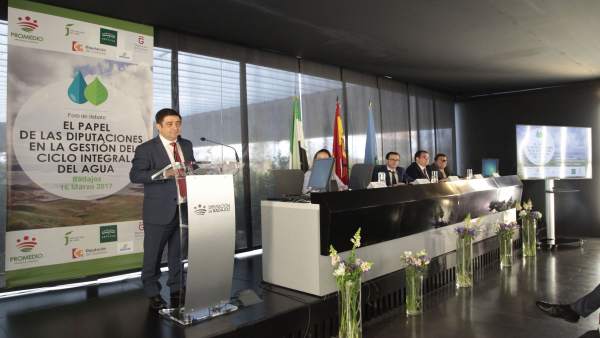 Reyes durante su intervención en el foro Reyes durante su intervención en el foro