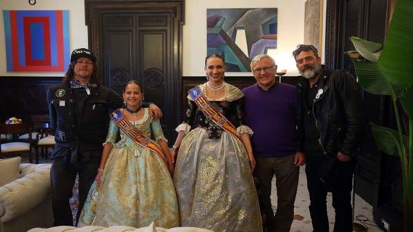 Los actores se han retratado con las Falleras Mayores 2017 Los actores se han retratado con las Falleras Mayores 2017
