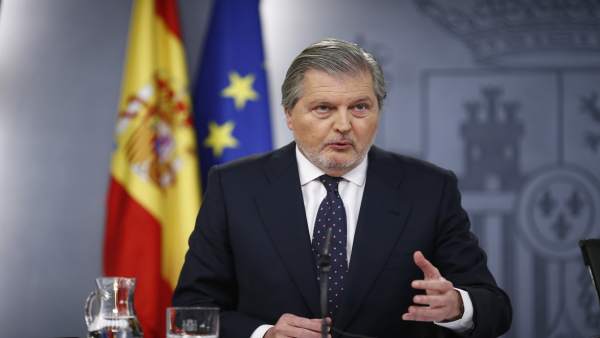 Iñigo Méndez de Vigo en la rueda de prensa tras el Consejo de Ministros Iñigo Méndez de Vigo en la rueda de prensa tras el Consejo de Ministros