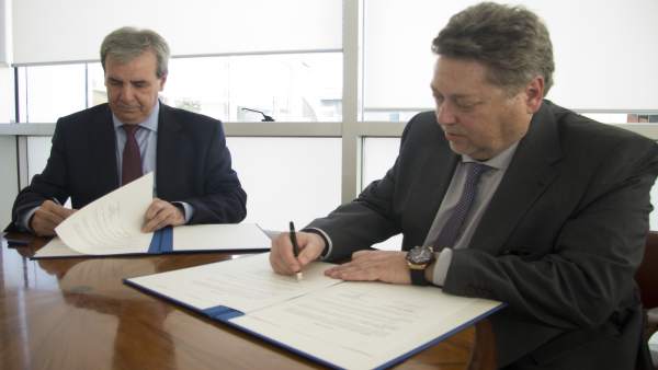 De la Sierra firma un convenio con la Casa de Cantabria en Madrid De la Sierra firma un convenio con la Casa de Cantabria en Madrid