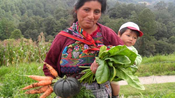 Mujer participante en un proyecto de cooperación en Guatemala Mujer participante en un proyecto de cooperación en Guatemala