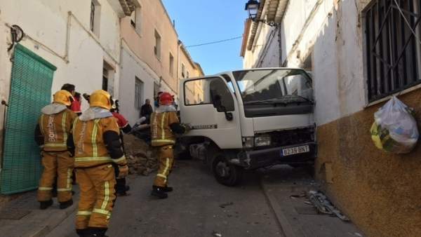 El camión venía de recoger los restos de una obra El camión venía de recoger los restos de una obra