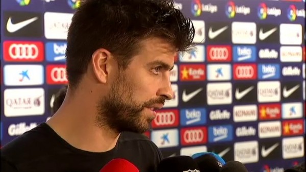 Piqué manda a casa a los que pitan a André Gomes