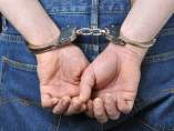 Detienen a un policía ebrio que intentó morder a unos agentes tras embestir con su vehículo una terraza en Ourense