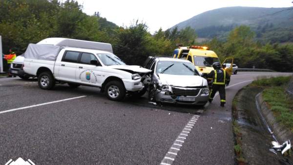 Accidente de tráfico en Cangas del Narcea Accidente de tráfico en Cangas del Narcea