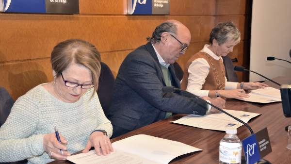 Firma del convenio FER-ASPRODEMA Firma del convenio FER-ASPRODEMA