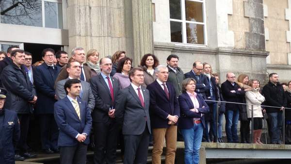 Concentración ante la Xunta para condenar el atentado de Londres Concentración ante la Xunta para condenar el atentado de Londres