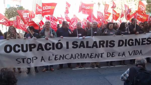 Los sindicatos han llevado la reivindiación frente a la sede del Gobierno Los sindicatos han llevado la reivindiación frente a la sede del Gobierno