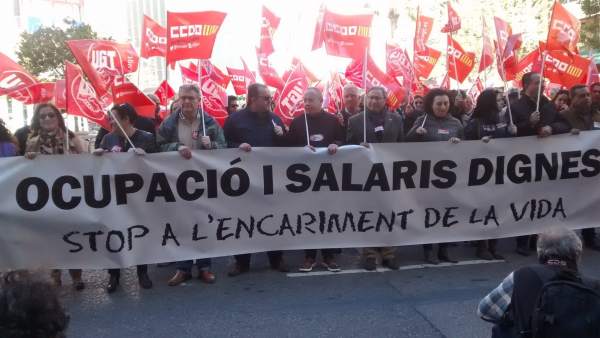 CCOO PV i UGT-PV protesten "contra l'avarícia" i la "insolidària" pujada de salaris de el 1,5% proposta per la patronal CCOO PV i UGT-PV protesten "contra l'avarícia" i la "insolidària" pujada de salaris de el 1,5% proposta per la patronal