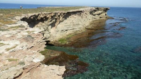 Uno de los extremos de la Isla de Alborán Uno de los extremos de la Isla de Alborán