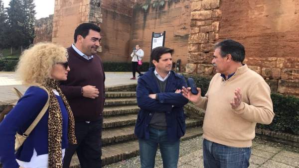 Guillermo García Longoria, en las murallas de Niebla. Guillermo García Longoria, en las murallas de Niebla.