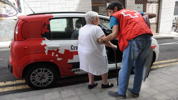 Servicio de Teleasistencia de Cruz Roja Servicio de Teleasistencia de Cruz Roja