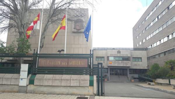 Las banderas a media asta en la Delegación del Gobierno Las banderas a media asta en la Delegación del Gobierno