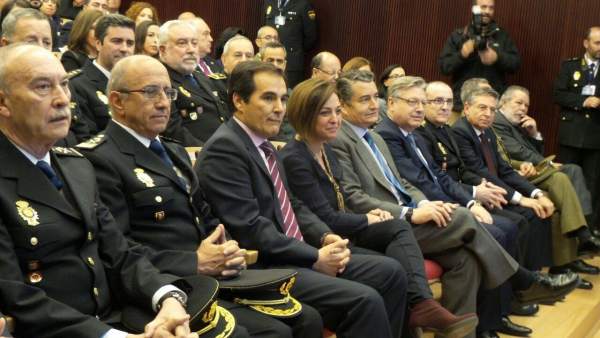 José Antonio Nieto y Antonio Sanz acompañados por Isabel Ambrosio José Antonio Nieto y Antonio Sanz acompañados por Isabel Ambrosio