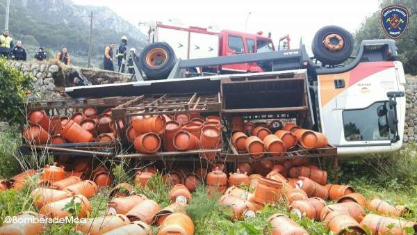 Camión de butano volcado en Sóller Camión de butano volcado en Sóller