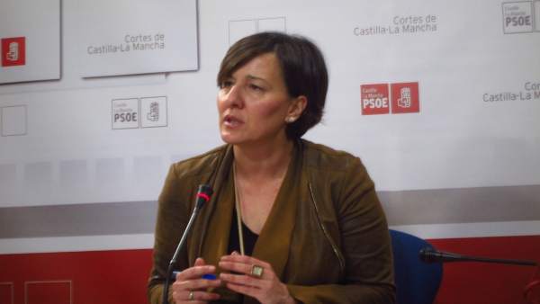 Fernández en rueda de prensa Fernández en rueda de prensa