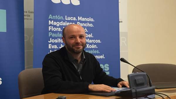 El portavoz parlamentario de En Marea, Luís Villares, en la rueda de prensa El portavoz parlamentario de En Marea, Luís Villares, en la rueda de prensa