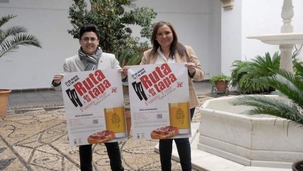 Carrillo (izda.) y Muñoz posan con el cartel del evento Carrillo (izda.) y Muñoz posan con el cartel del evento