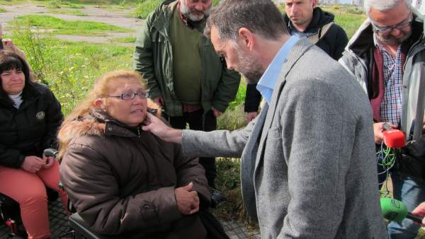 Antonio Maíllo visita a los vecinos del 'Casa por Casa' de Santa Lucía. Antonio Maíllo visita a los vecinos del 'Casa por Casa' de Santa Lucía.