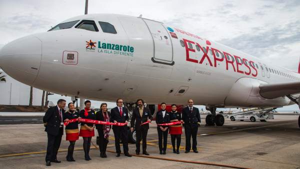 Avión de Iberia Express bautizado cn el nombre 'Lanzarote' Avión de Iberia Express bautizado cn el nombre 'Lanzarote'