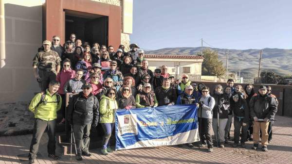 Los senderistas han iniciado la ruta en el Mausoleo Romano de Abla. Los senderistas han iniciado la ruta en el Mausoleo Romano de Abla.