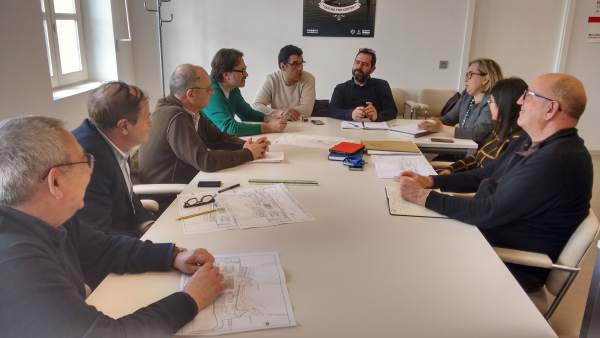 Grezzi presenta el disseny de l'aparcament de Bruges als representants del Mercat Central de València Grezzi presenta el disseny de l'aparcament de Bruges als representants del Mercat Central de València