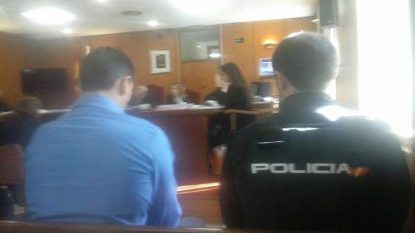 El acusado de dejar parapléjica a su mujer de una paliza El acusado de dejar parapléjica a su mujer de una paliza