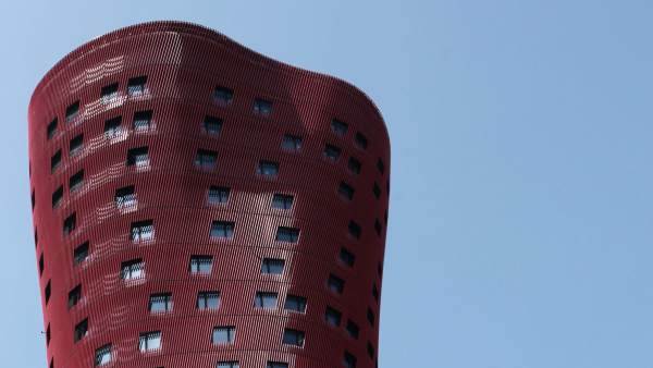 Las Torres Feria de l'Hospitalet de Llobregat, del arquitecto japonés Toyo Ito. Las Torres Feria de l'Hospitalet de Llobregat, del arquitecto japonés Toyo Ito.