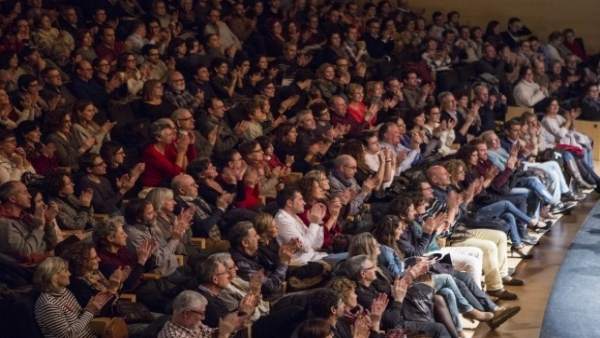Público en una función del festival Temporada Alta Público en una función del festival Temporada Alta
