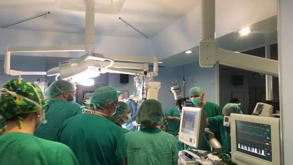 El Clínic de València realitza el primer explant d'òrgans procedent d'un donant a cor parat El Clínic de València realitza el primer explant d'òrgans procedent d'un donant a cor parat