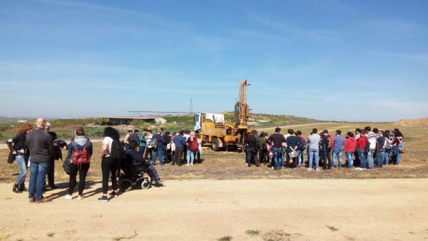 Realización del sondeo en el marco del XVIII Curso de Geotecnia Aplicada. Realización del sondeo en el marco del XVIII Curso de Geotecnia Aplicada.