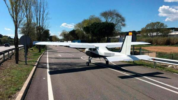 Aterrizaje de una avioneta Aterrizaje de una avioneta