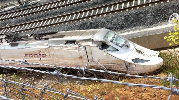 Accidente de tren Alvia en Angrois (Santiago de Compostela) Accidente de tren Alvia en Angrois (Santiago de Compostela)