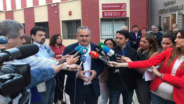 González Tovar atiende a los medios González Tovar atiende a los medios