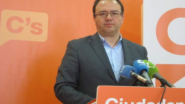 Cayetano Polo en rueda de prensa Cayetano Polo en rueda de prensa