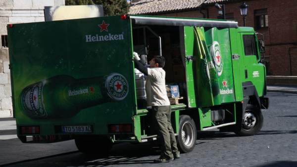 Hombre Trabajando, Camión, Repartidor, Paro, Trabajador, Inem, Empleo, Desempleo Hombre Trabajando, Camión, Repartidor, Paro, Trabajador, Inem, Empleo, Desempleo