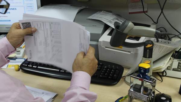 FUNCIONARIO, OFICINA, TRABAJADOR, FUNCIONARIO, OFICINA, TRABAJADOR,