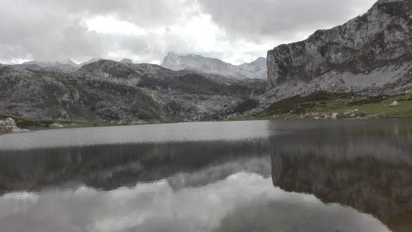 Lagos de Covadonga, Lago Ercina, turismo en Asturias Lagos de Covadonga, Lago Ercina, turismo en Asturias