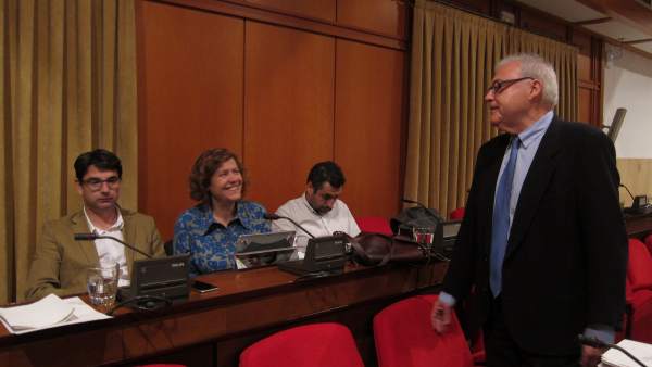 Emilio Aumente con ediles de IU en el Pleno Emilio Aumente con ediles de IU en el Pleno