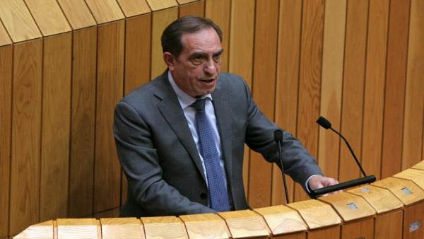El conselleiro de Facenda, Valeriano Martínez, en el pleno El conselleiro de Facenda, Valeriano Martínez, en el pleno