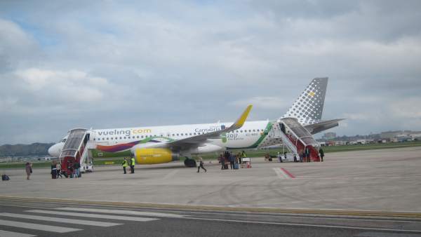 Avión de Vueling con el logotipo del Año Jubilar Lebaniego Avión de Vueling con el logotipo del Año Jubilar Lebaniego