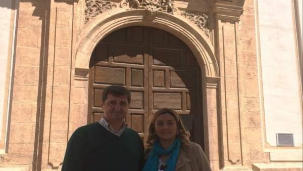 La diputada María López Asensio, junto al alcalde de Oria, Marcos Reche. La diputada María López Asensio, junto al alcalde de Oria, Marcos Reche.