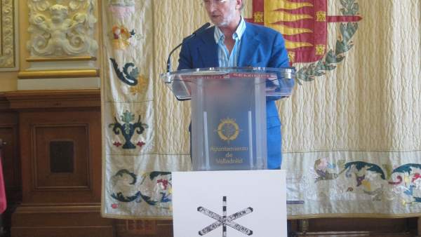 El Director De La Seminci, Javier Angulo, Durante La Presentación El Director De La Seminci, Javier Angulo, Durante La Presentación