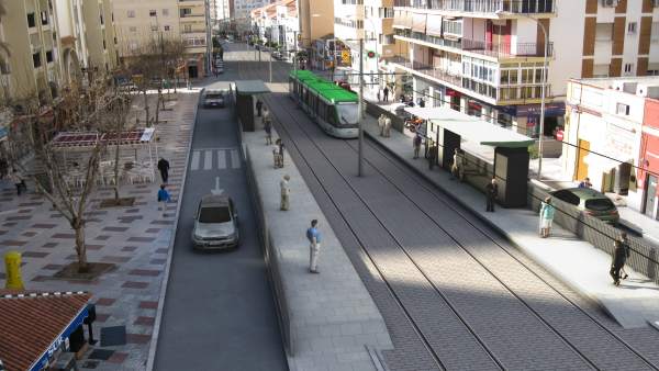 Metro en superficie hacia Hospital Civil Eugenio Gross tranvía Metro en superficie hacia Hospital Civil Eugenio Gross tranvía